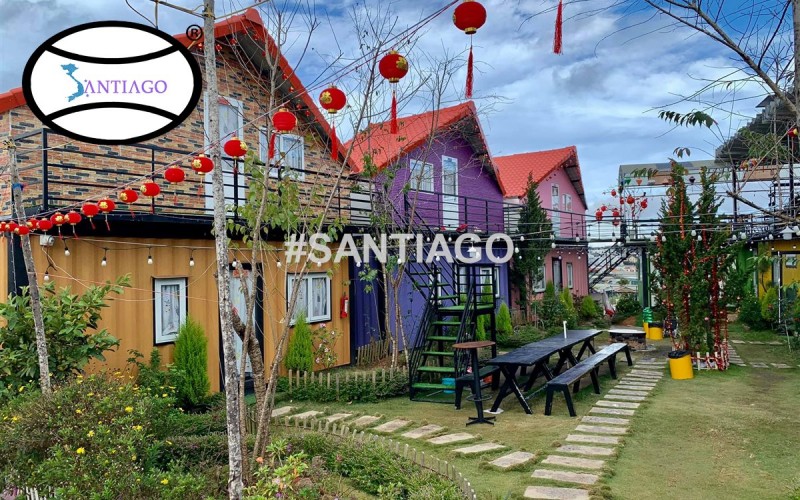 Homestay Cô Chủ Nhỏ Lợp Ngói Nhựa: Nhà Container Nhiều Màu, Mái Đỏ