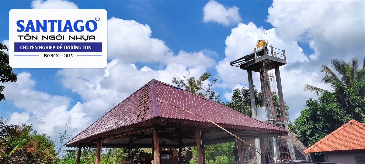 Chòi mái ngói nhựa trong khu nghỉ dưỡng ở Cần Thơ
