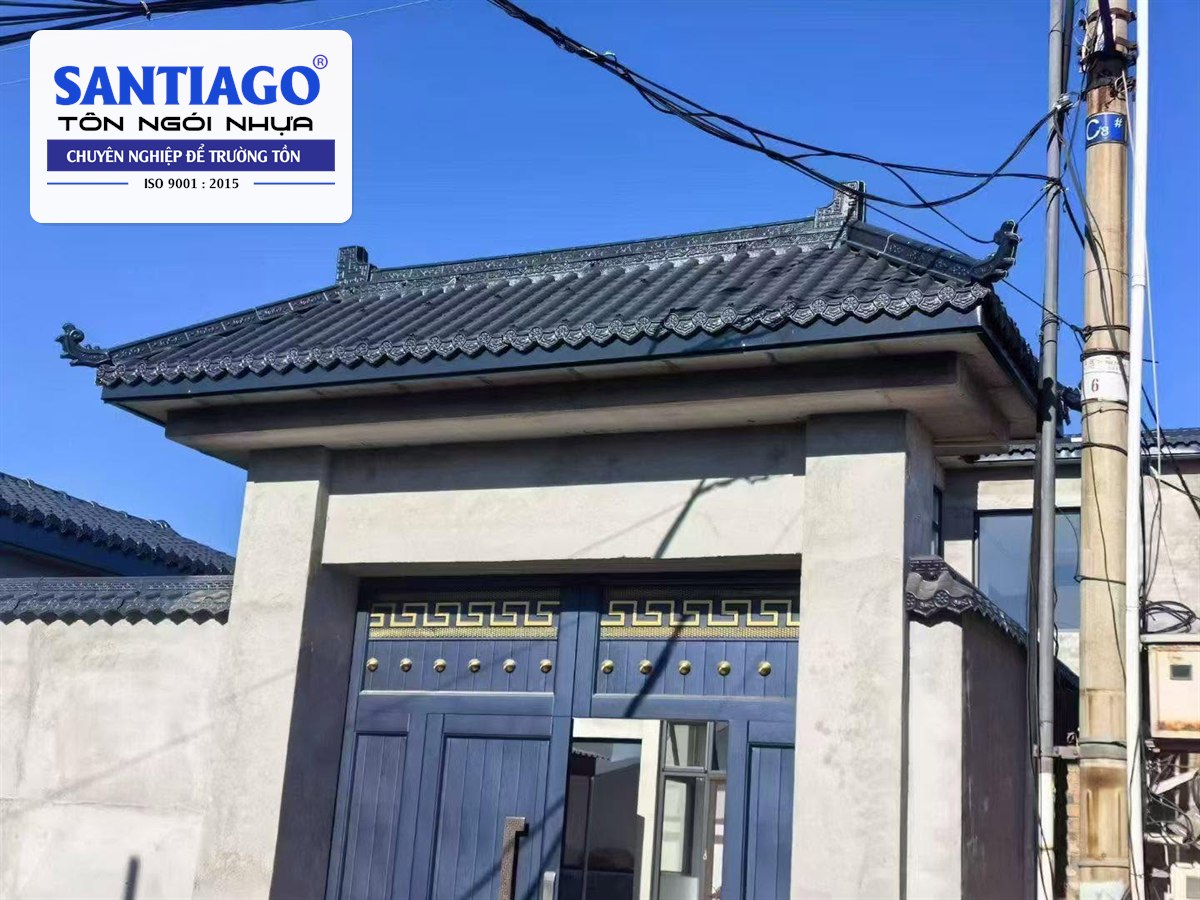 Cổng nhà lợp ngói nhựa âm dương màu xám