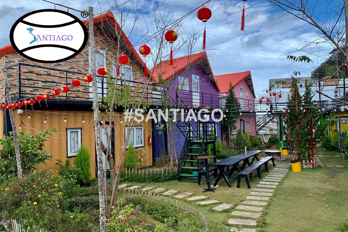 Dãy nhà container hai tầng lợp ngói nhựa đỏ
