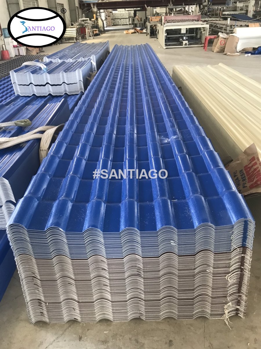 Ngói nhựa xanh dương xếp kiện tại nhà máy Santiago