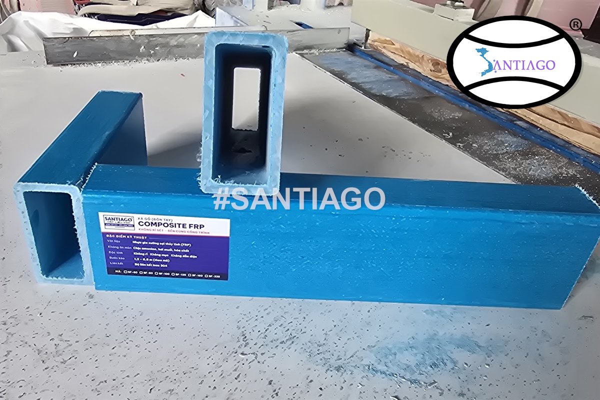 Xà gồ nhựa composite SF-100 màu xanh có nhãn Santiago FRP